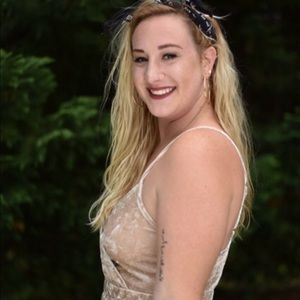 Meet your Posher, Katelyn